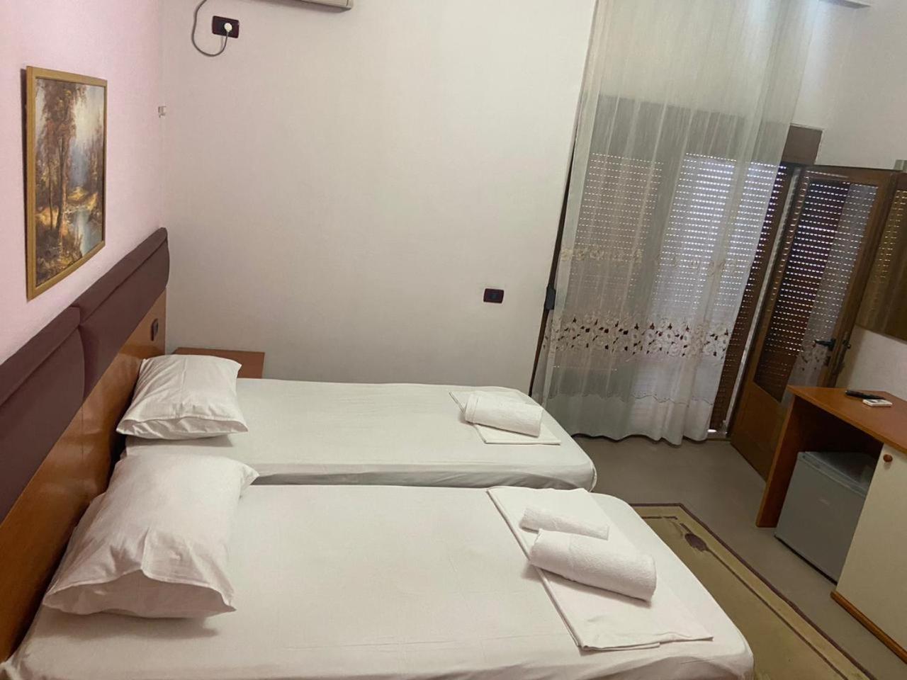 Hotel Edland Vlore Ngoại thất bức ảnh