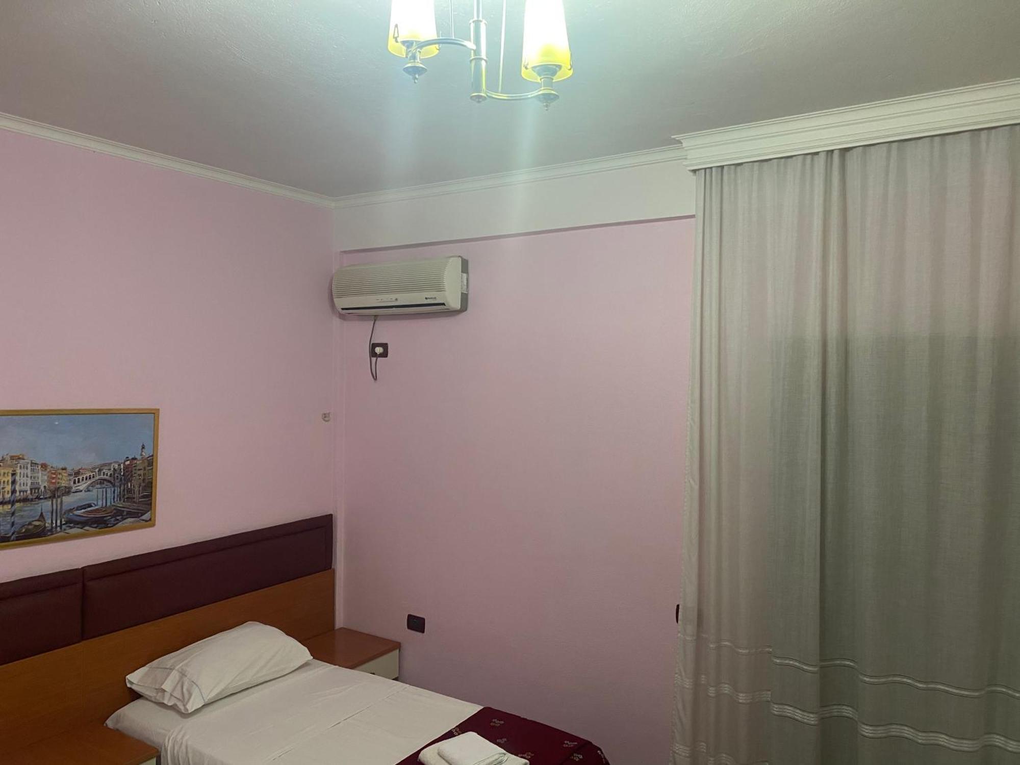 Hotel Edland Vlore Ngoại thất bức ảnh
