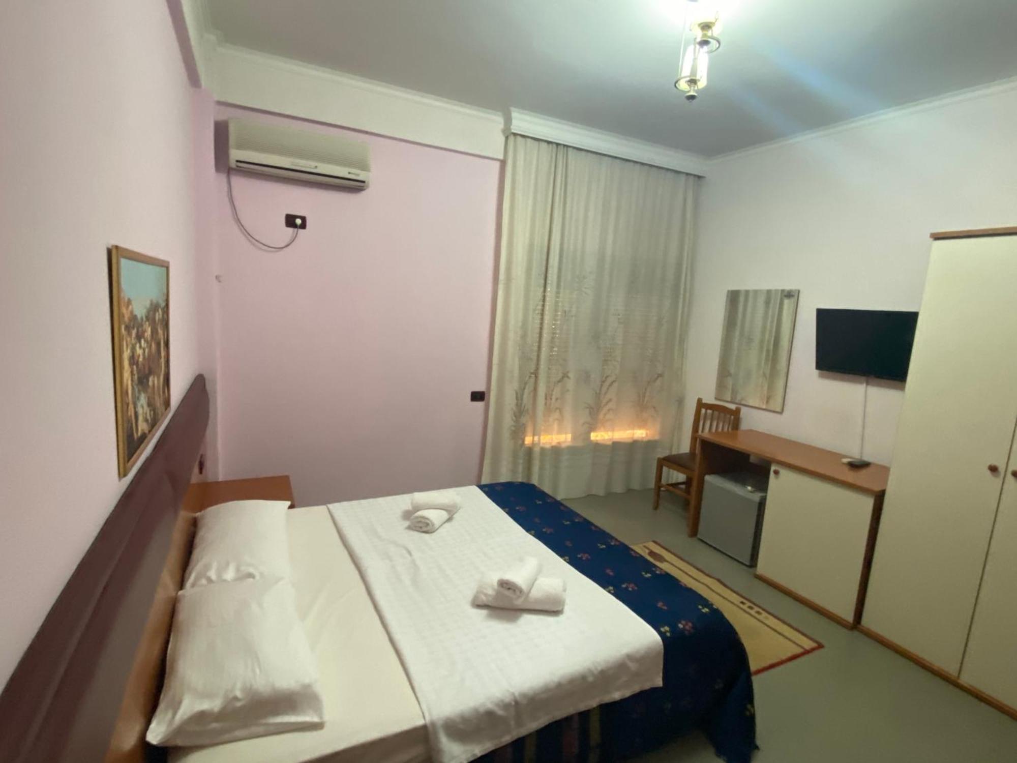 Hotel Edland Vlore Ngoại thất bức ảnh