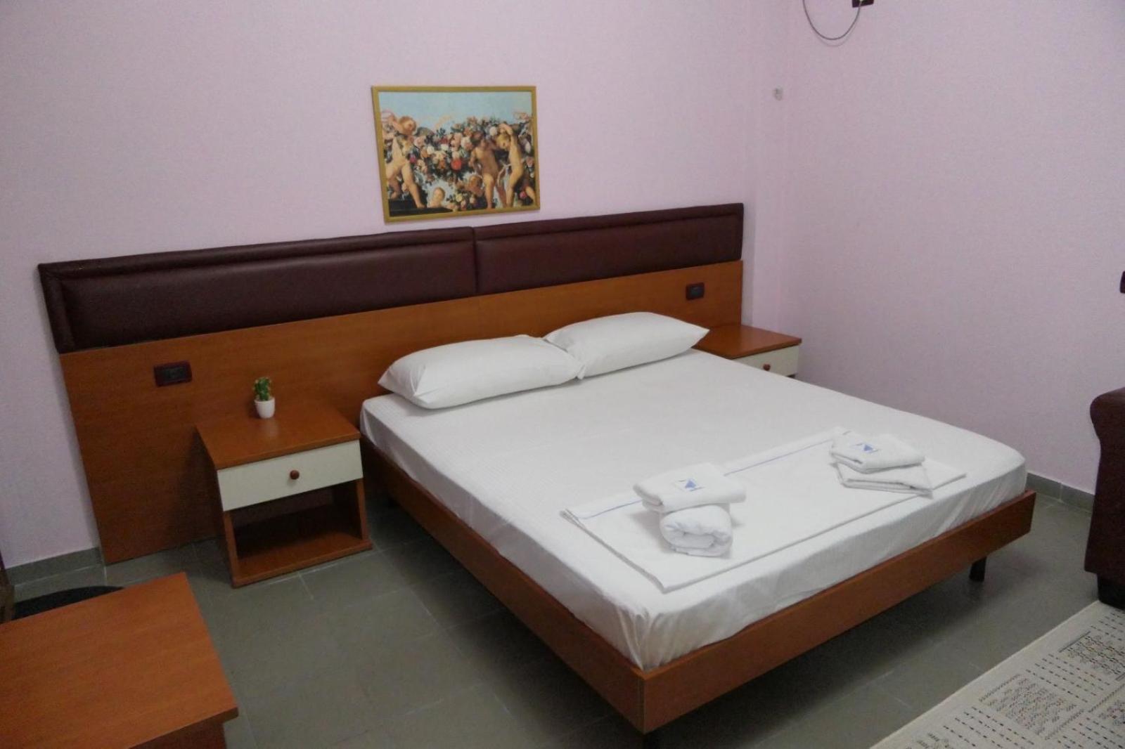 Hotel Edland Vlore Ngoại thất bức ảnh