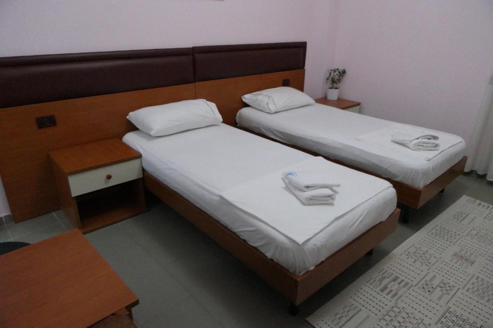 Hotel Edland Vlore Ngoại thất bức ảnh