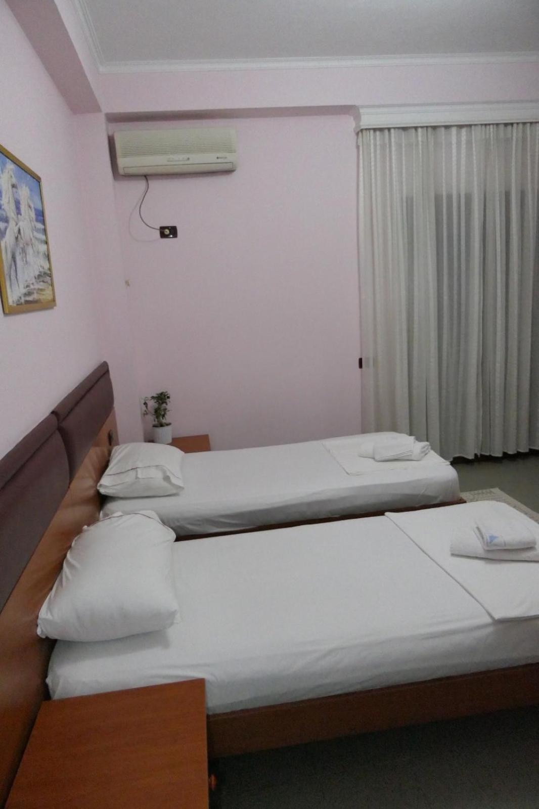 Hotel Edland Vlore Ngoại thất bức ảnh