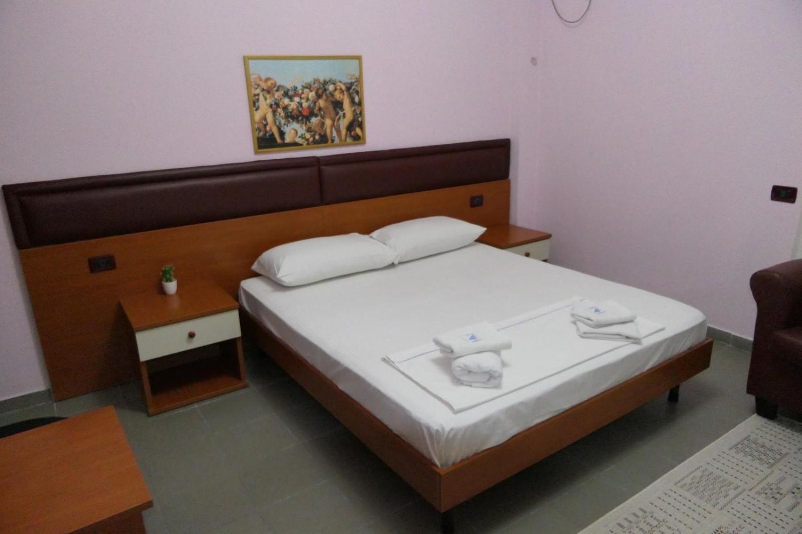 Hotel Edland Vlore Ngoại thất bức ảnh