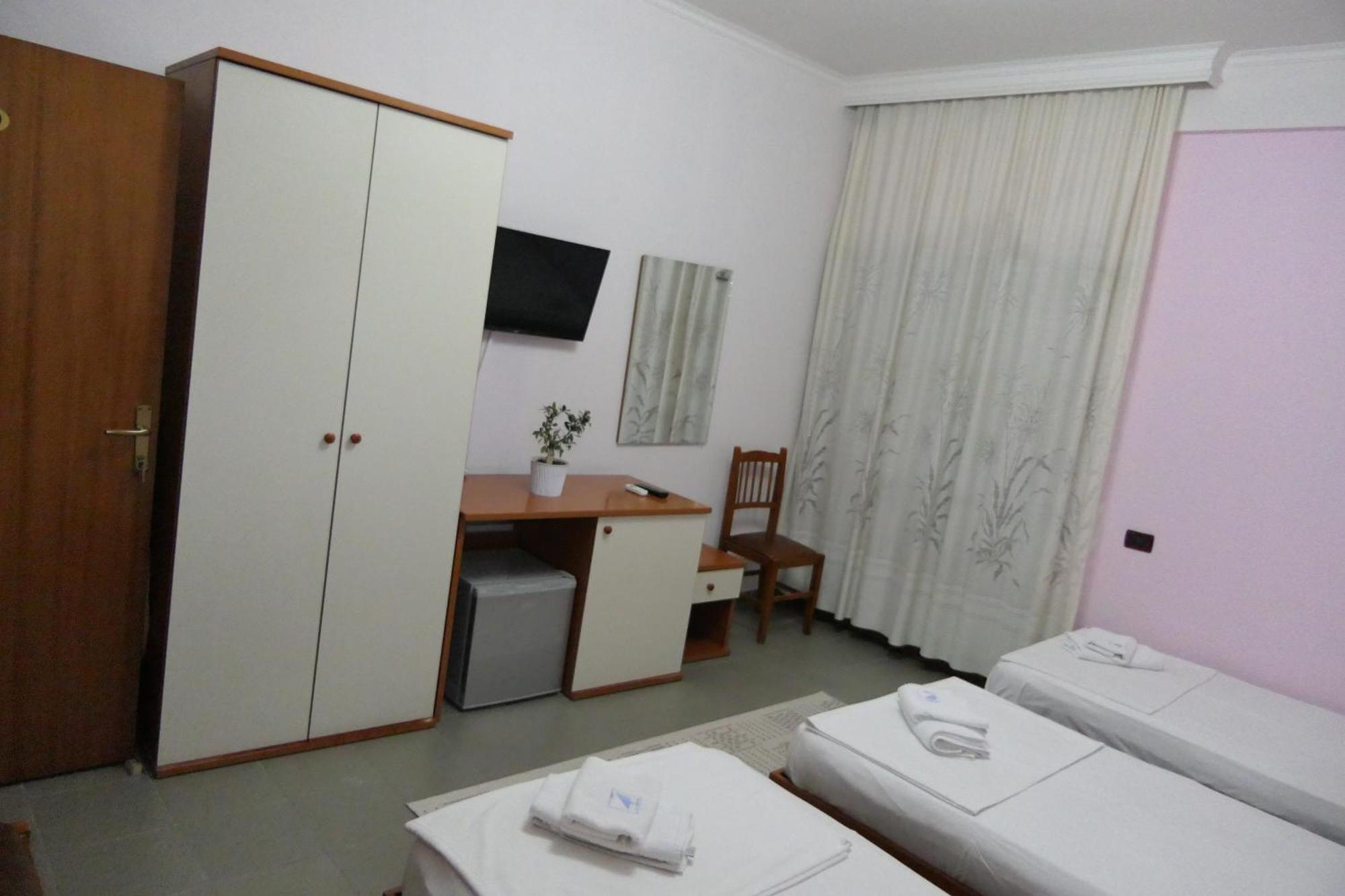 Hotel Edland Vlore Ngoại thất bức ảnh
