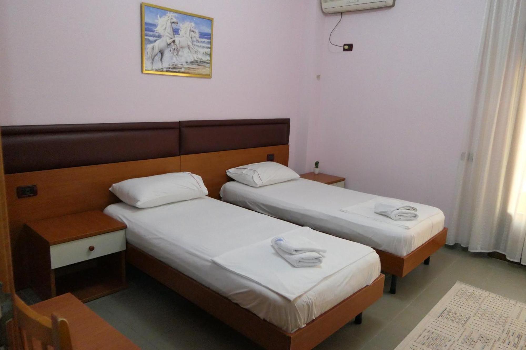 Hotel Edland Vlore Ngoại thất bức ảnh