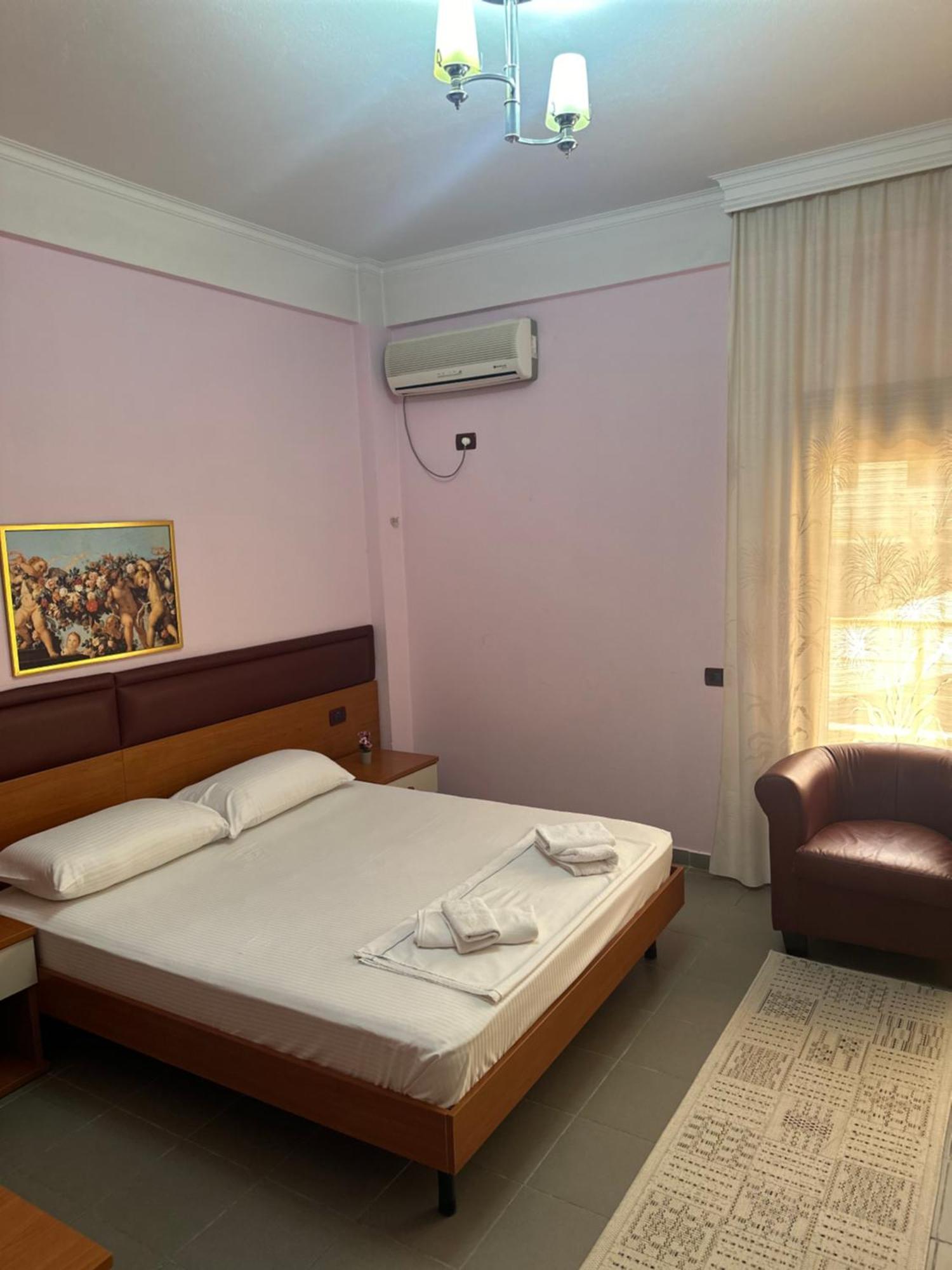 Hotel Edland Vlore Ngoại thất bức ảnh