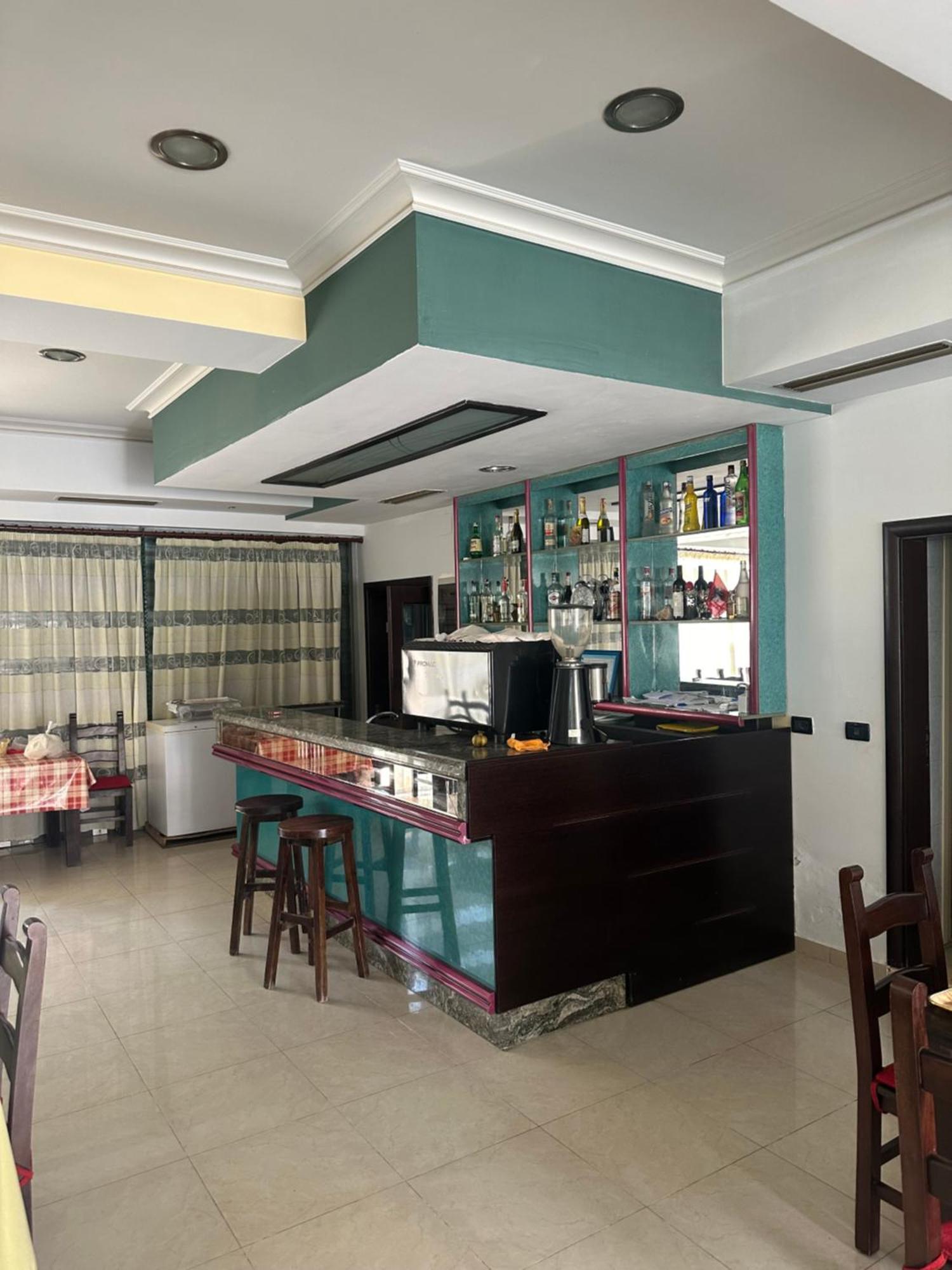 Hotel Edland Vlore Ngoại thất bức ảnh