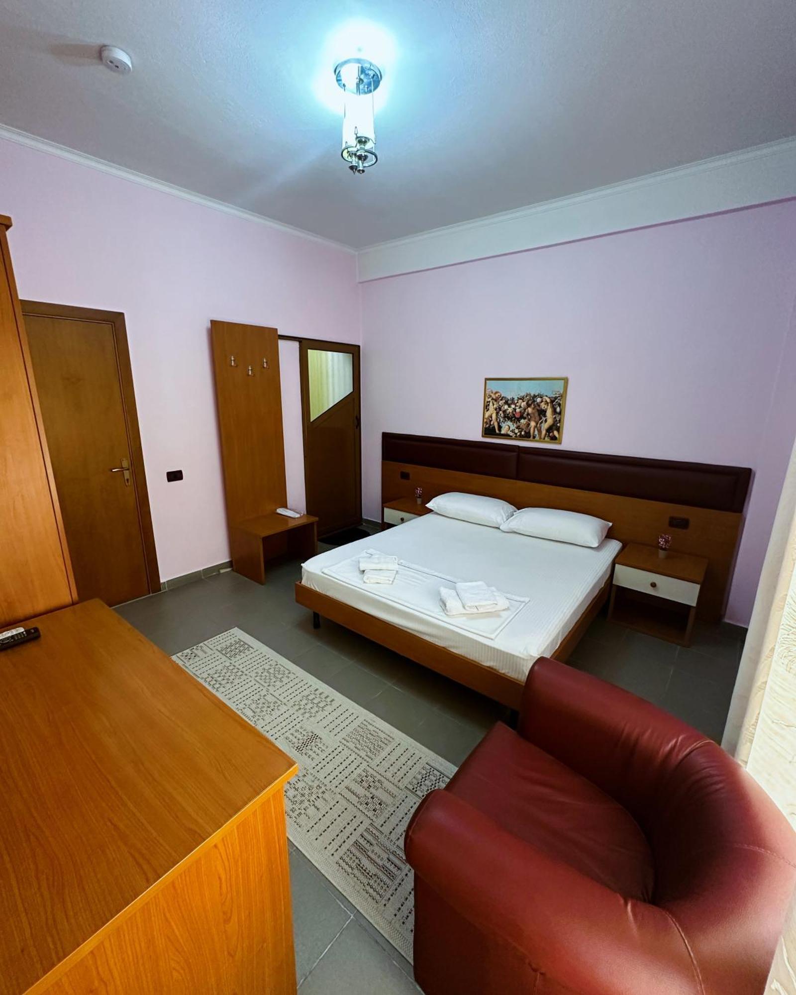 Hotel Edland Vlore Ngoại thất bức ảnh